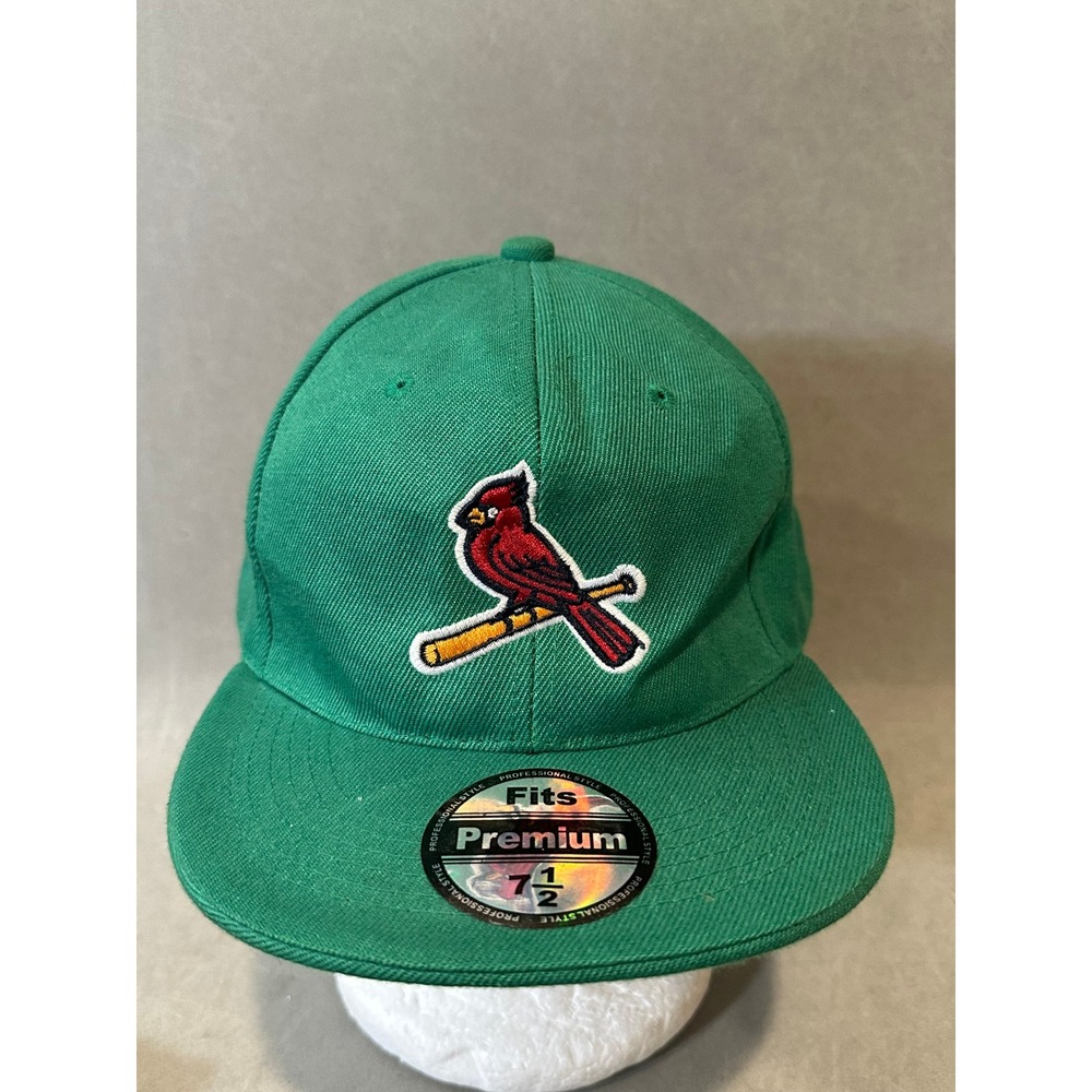 St. Louis‎ Cardinals MLB Green Fitted Baseball Hat Size 7 1/2 Red Bird Logo Cap